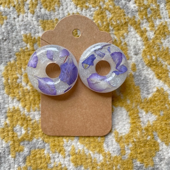 Handmade Resin Earrings - Picture 3 of 4